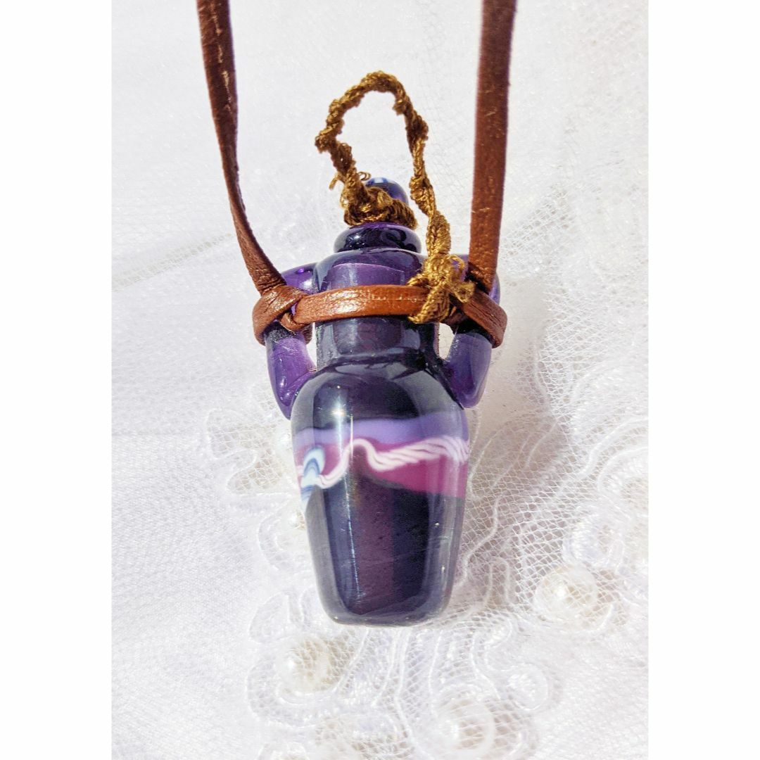 最新 吉田正子トンボ玉（貳拾捌） 「瓶型」皮ひもネックレス ガラス玉