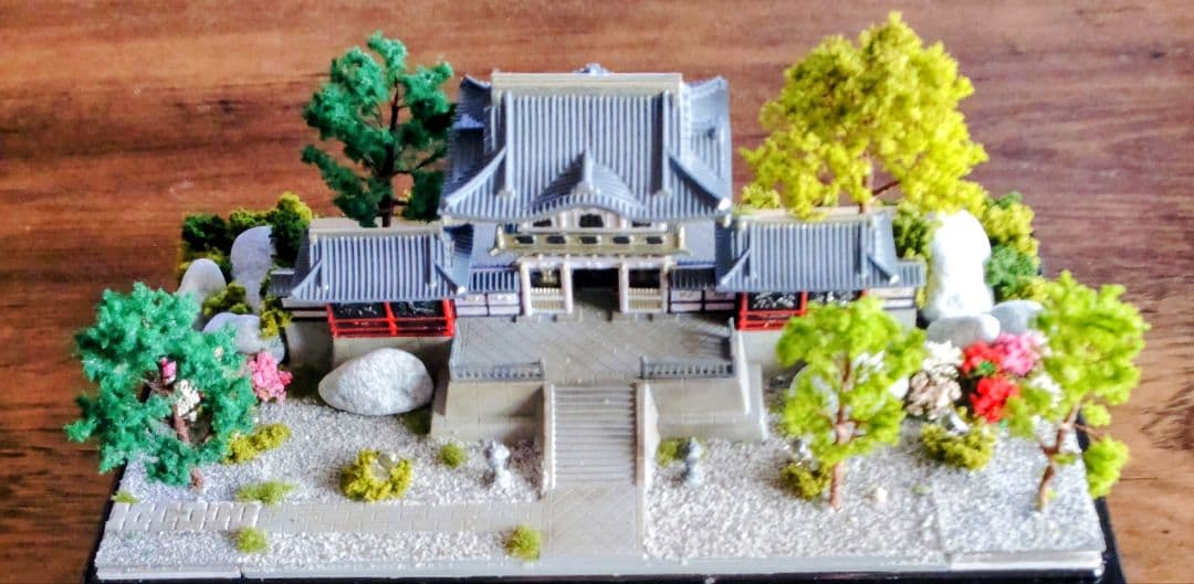 日光東照宮陽明門ケース付きジオラマ模型 Amazon | [完成品］日光東照宮 陽明門 ケース付き ミニ18サイズ 日本の