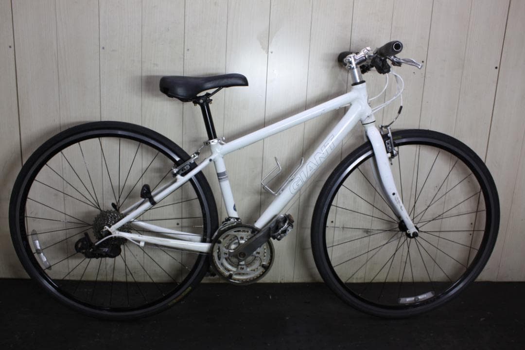 GIANT ESCAPE R3 700C アルミ 24速 370mm 白 クロス