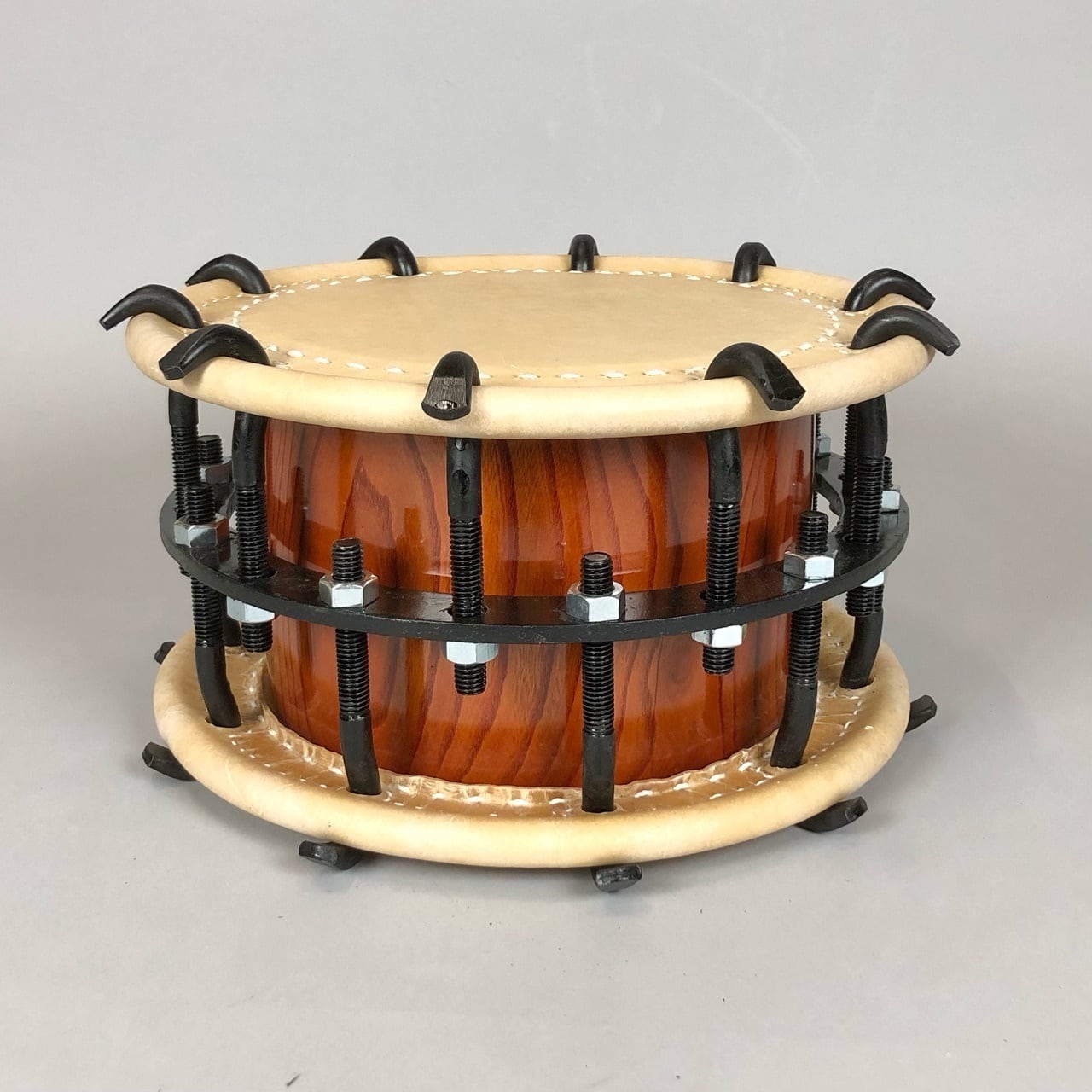 担ぎ太鼓 締太鼓 和太鼓 天然皮革 ストラップ付き中古品③ 担ぎ太鼓 締